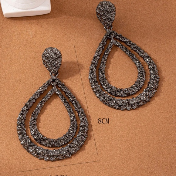 Water Drop Earrings - Picture 3 of 5